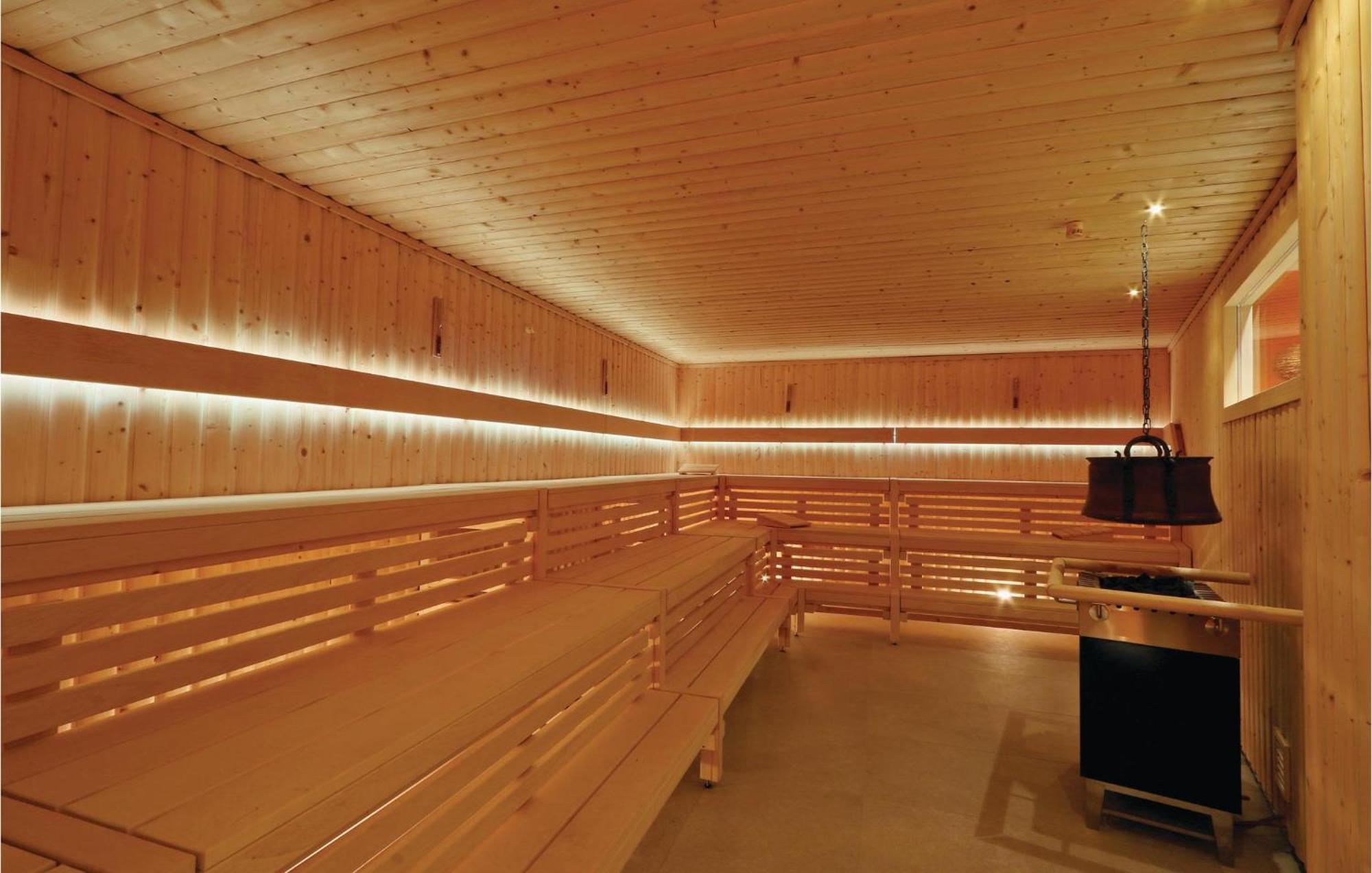 Awesome Apartment In Luebeck Travemuende With Sauna Extérieur photo